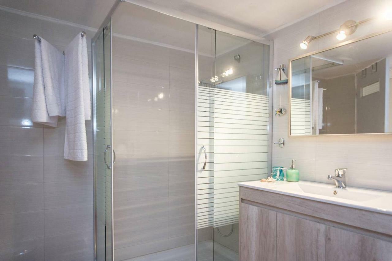 The Ideal Locale - A Sleek And Illuminated Space Kalamata Zewnętrze zdjęcie